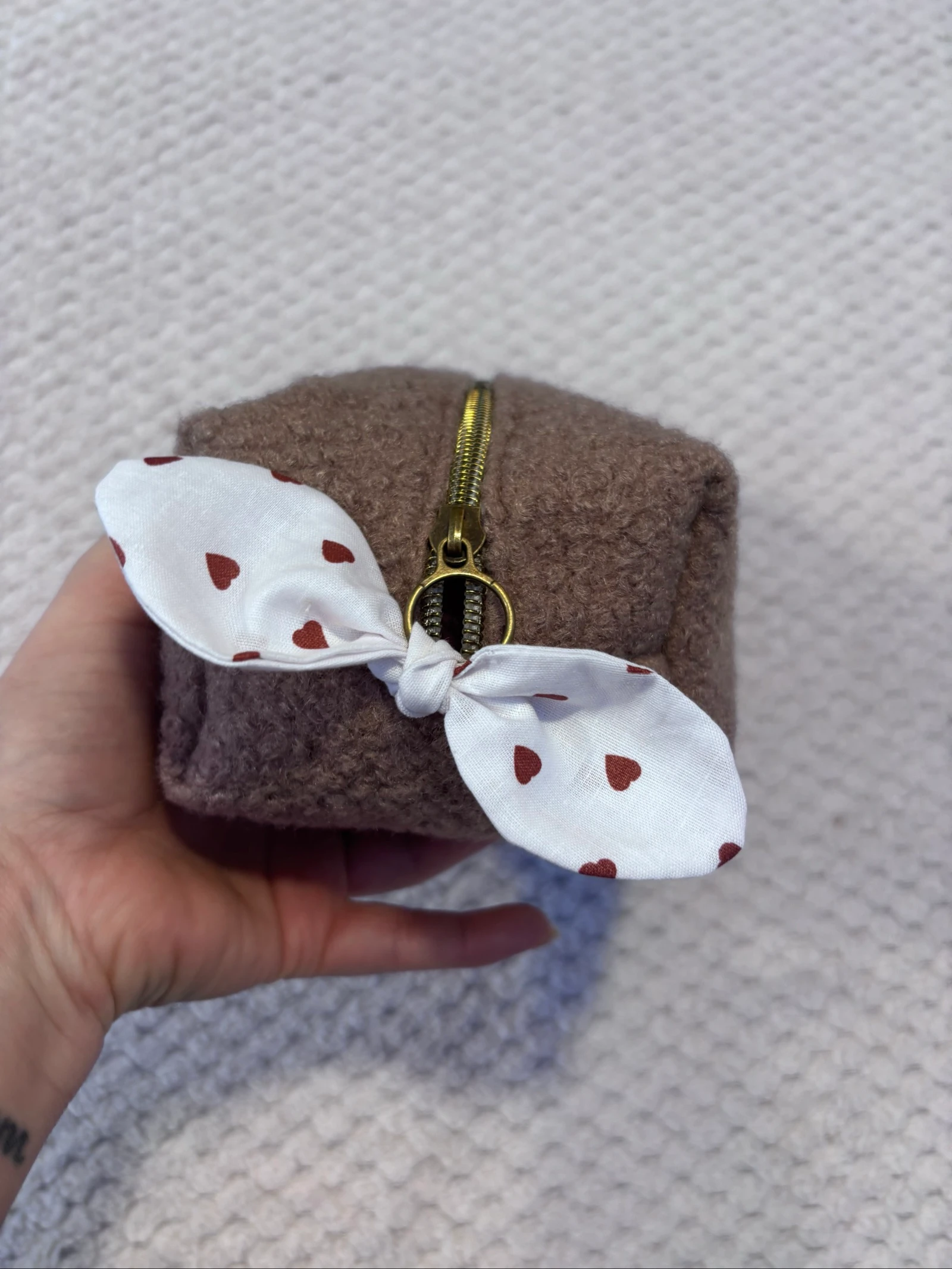 Handmade Apricot Ribbed Velvet Book Pouch – photo 4